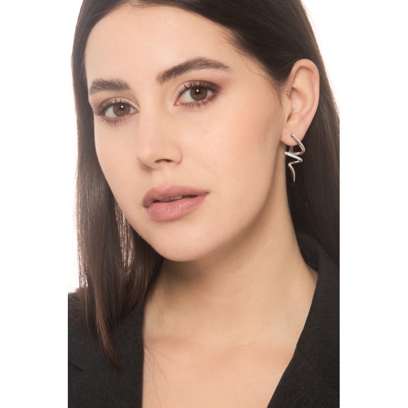 Pendientes en espiral en oro blanco 18k con diamantes