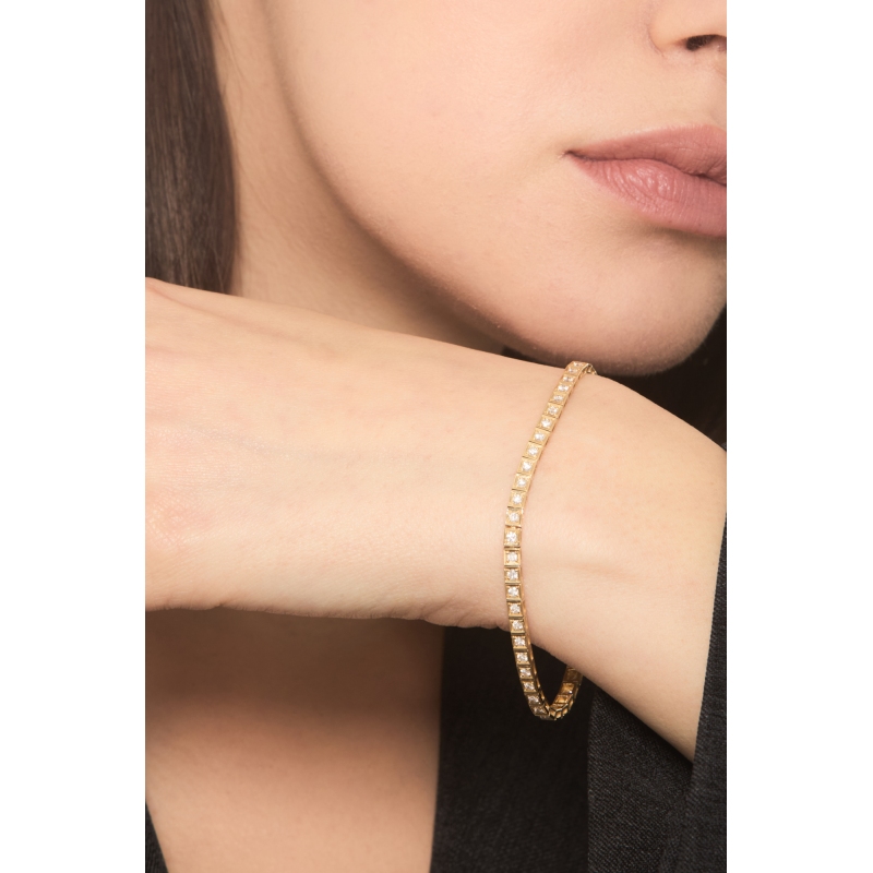 Pulsera Tennis cuadrada en oro amarillo de 18 quilates con diamantes talla brillante  Pulsera Tennis cuadrada en oro amarillo de 18 quilates con diamantes talla brillante