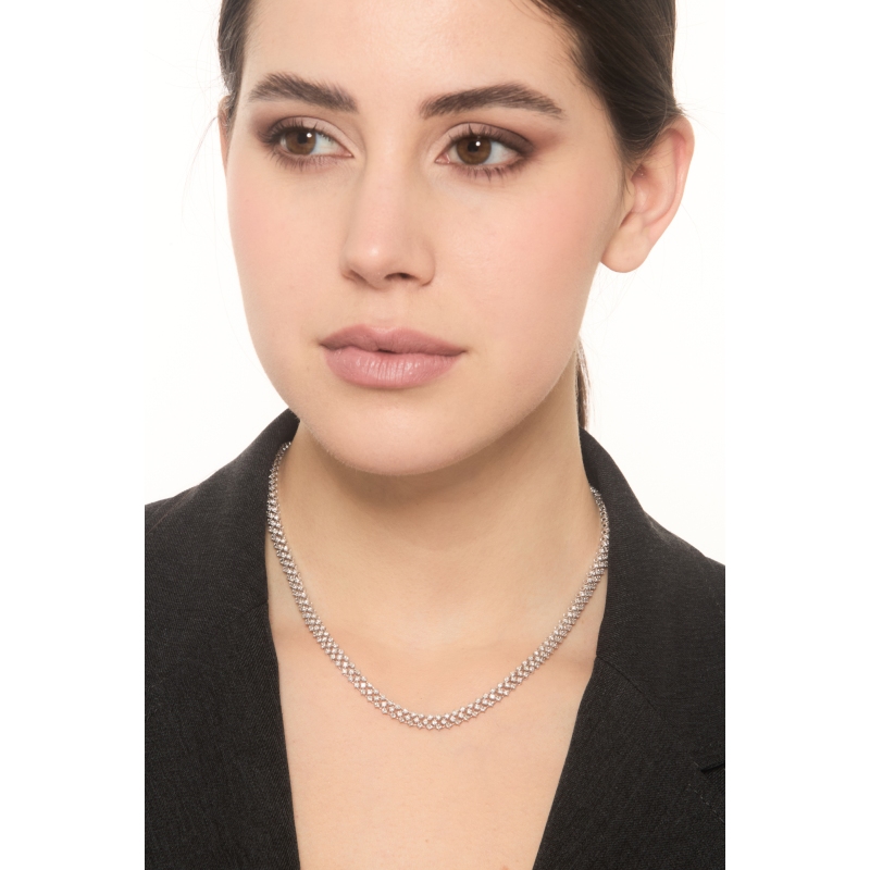 Collar diseño tejido en oro blanco de 18k con diamantes