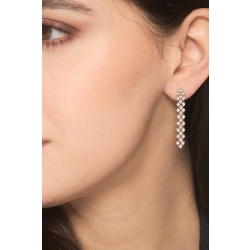 Pendientes colgantes de diseño tejido en oro blanco de 18k con diamantes 2