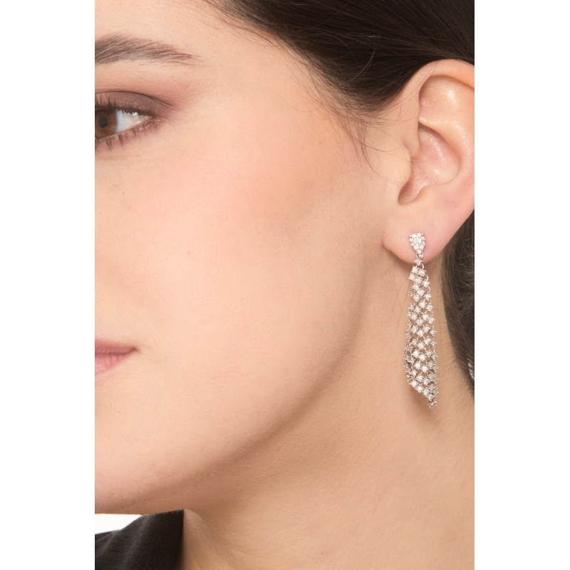 Pendientes colgantes de tejido con diamantes en oro blanco de 18 quilates Pendientes colgantes de tejido con diamantes en oro blanco de 18 quilates