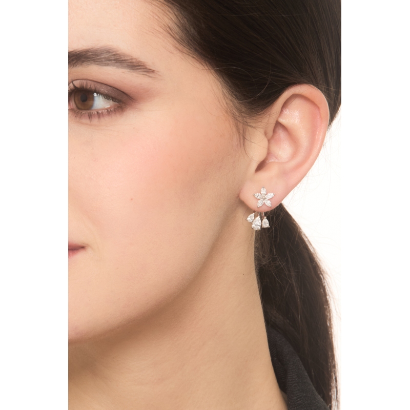 Pendientes en oro blanco de 18 quilates en forma de flor 