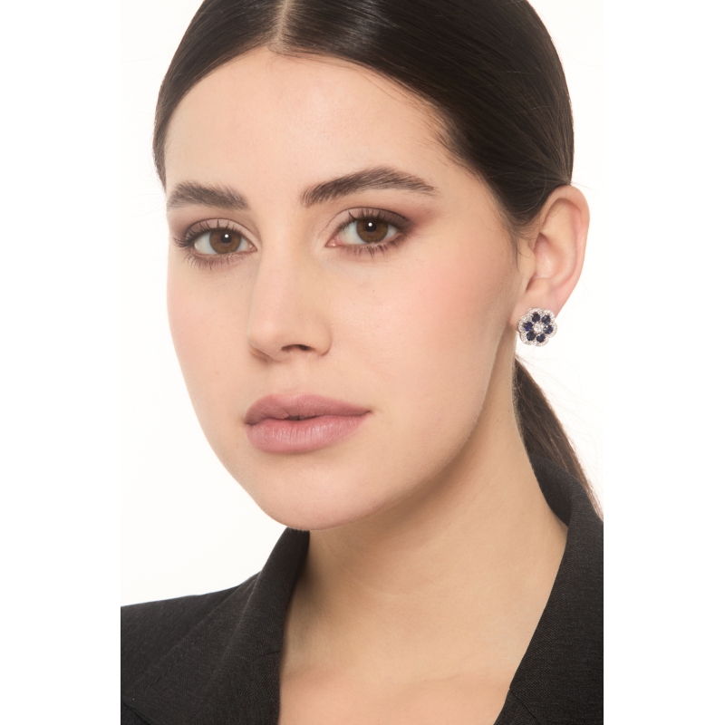 Pendientes oro 18k con flor zafiros azules y diamantes Pendientes oro 18k con flor zafiros azules y diamantes