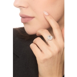 Anillo en oro blanco de 18k con aquamarina ovalada y halo diamantes 2