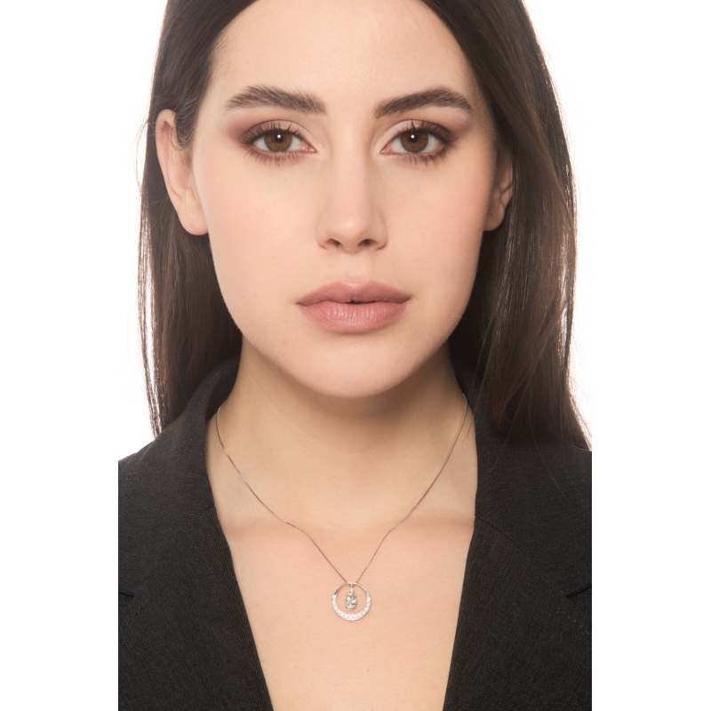 Collar oro blanco 18k círculo aguamarina ovalada y diamantes