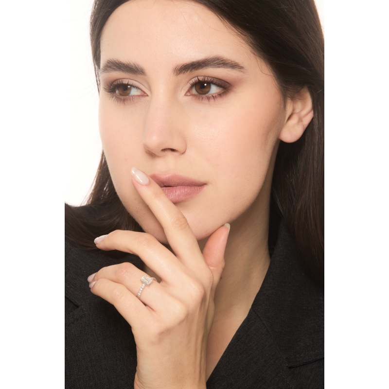 Anillo diamante natural central talla esmeralda GIA CT.1.00 en or 18k Anillo diamante natural central talla esmeralda GIA CT.1.00 en or 18k