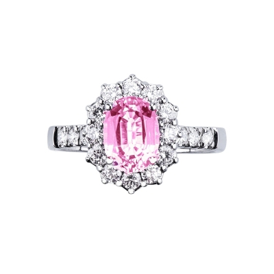 Anillo en oro blanco de 18k con zafiro rosa ovalado y diamantes