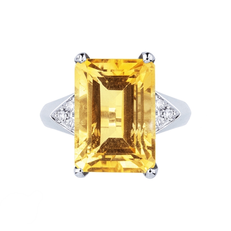 Anillo en oro blanco de 18k con un citrino y diamantes Anillo en oro blanco de 18k con un citrino y diamantes
