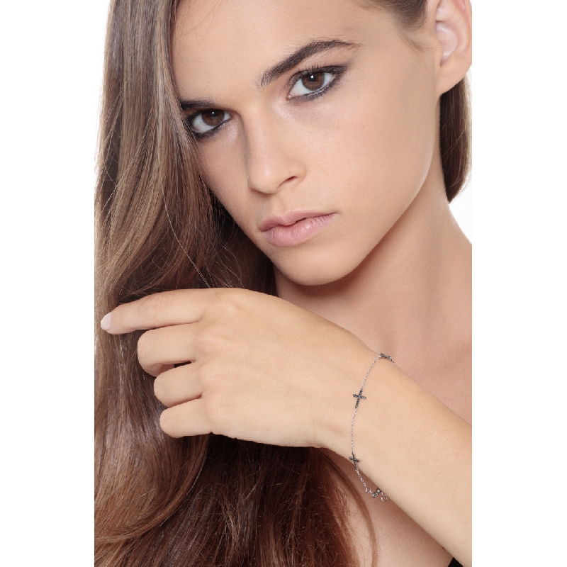 Pulsera cruces de oro blanco de 18 quilates y diamantes negros Pulsera cruces de oro blanco de 18 quilates y diamantes negros