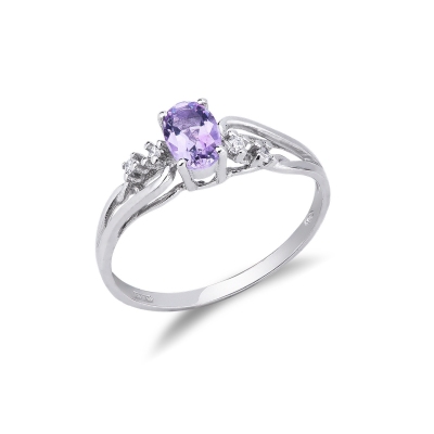 Anillo fino de oro blanco de 18 quilates con amatista ovalada y diamantes