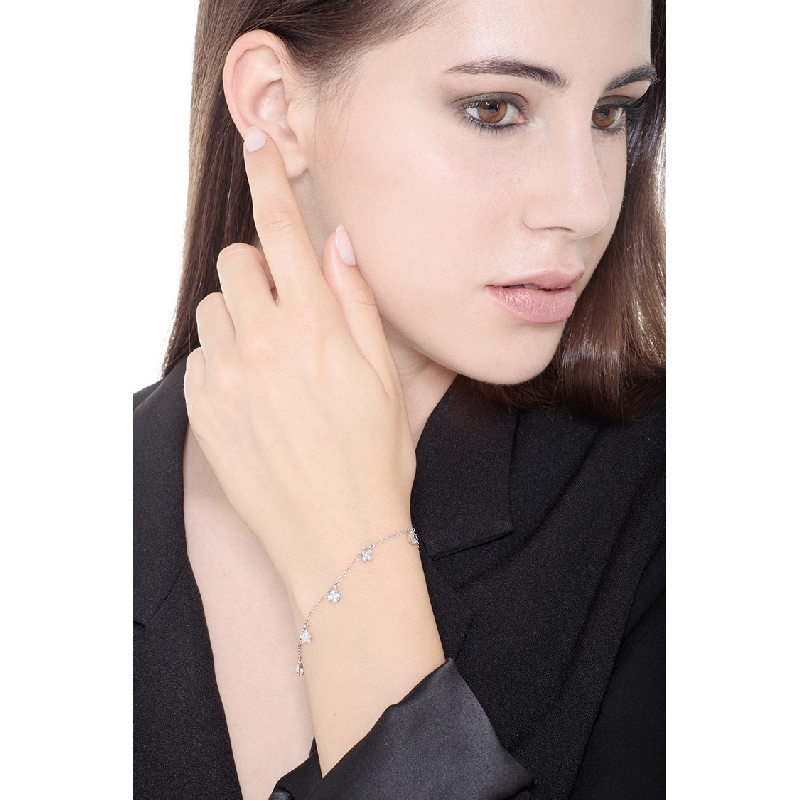 Pulsera de oro blanco de 18 quilates con charms de diamantes Pulsera de oro blanco de 18 quilates con charms de diamantes