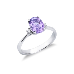 Anillo oro blanco de 18k con amatista ovalada central y diamantes