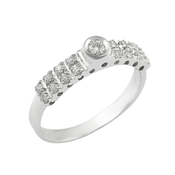 Anillo tipo alianza en oro blanco 18k con diamantes