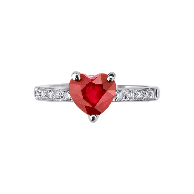 Anillo de rubí en forma de corazón engastado con diamantes oro blanco 18 kilates Anillo de rubí en forma de corazón engastado con diamantes oro blanco 18 kilates