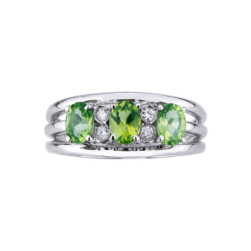 Anillo de triple banda en oro blanco de 18 quilates con peridotos y diamantes Anillo de triple banda en oro blanco de 18 quilates con peridotos y diamantes