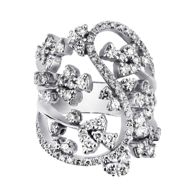 Anillo en oro blanco de 18k con diamantes en forma de flor