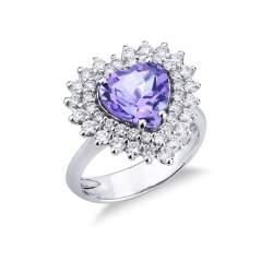 Anillo en oro blanco de 18k con amatista talla corazón