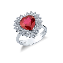 Anillo con rubí en forma de corazón con doble hilera de diamantes oro blanco 18 kilates