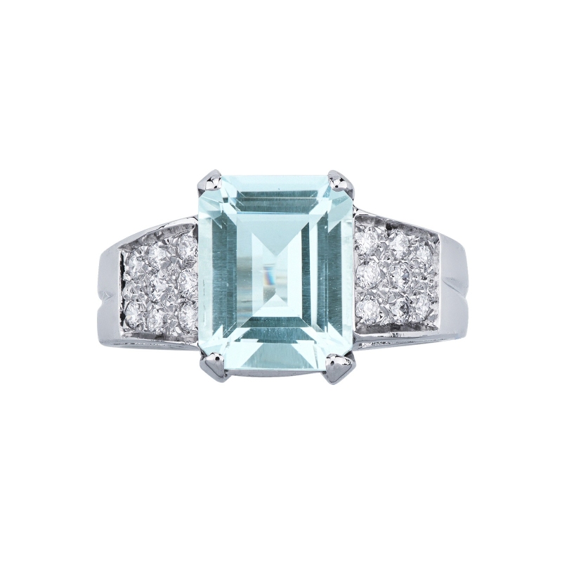 Anillo elegante en oro blanco 18k con una acuamarina Anillo elegante en oro blanco 18k con una acuamarina