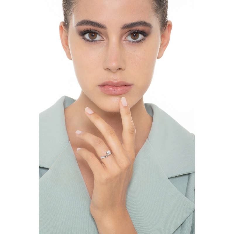 Anillo solitario 0,70 quilates diamante y oro blanco 18 kilates Anillo solitario 0,70 quilates diamante y oro blanco 18 kilates