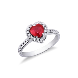 Anillo con rubí en forma de corazón y halo de diamantes oro blanco 18 kilates
