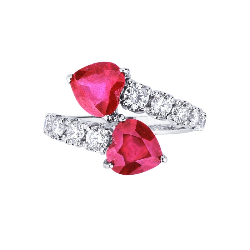 Anillo Tu y Yo en oro blanco 18k con diamantes y 2 rubíes Anillo Tu y Yo en oro blanco 18k con diamantes y 2 rubíes