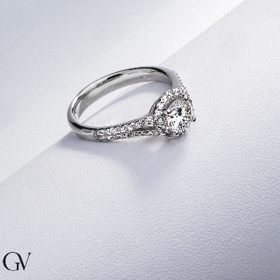 Anillo solitario con diamante central de 0,70 quilates 