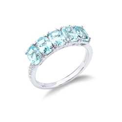 Anello in oro bianco 18k con diamante e acquamarina