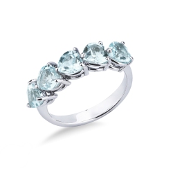 Anillo en oro blanco de 18k con 5 aguamarinas en forma de corazón