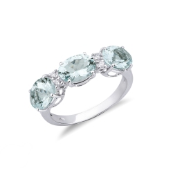 Anillo de oro blanco de 18 quilates con diamantes y aguamarinas