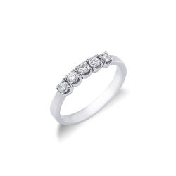Anillo de 5 piedras en oro blanco de 18 quilates con diamantes