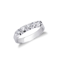 Sortija de oro blanco de 18 kilates y 5 diamantes