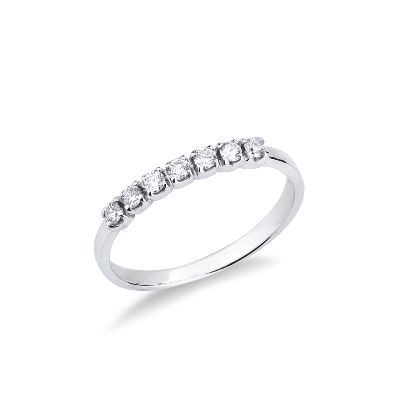 Anillo de diamantes de oro blanco 18k con 7 diamantes Garras  Anillo de diamantes de oro blanco 18k con 7 diamantes Garras