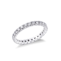 Anillo de eternidad engastado con diamantes en oro blanco de 18 kilates