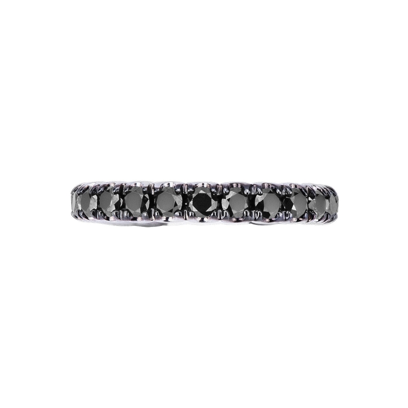 Anillo riviera en oro blanco 18k con diamantes negros y garras brunidas Anillo riviera en oro blanco 18k con diamantes negros y garras brunidas