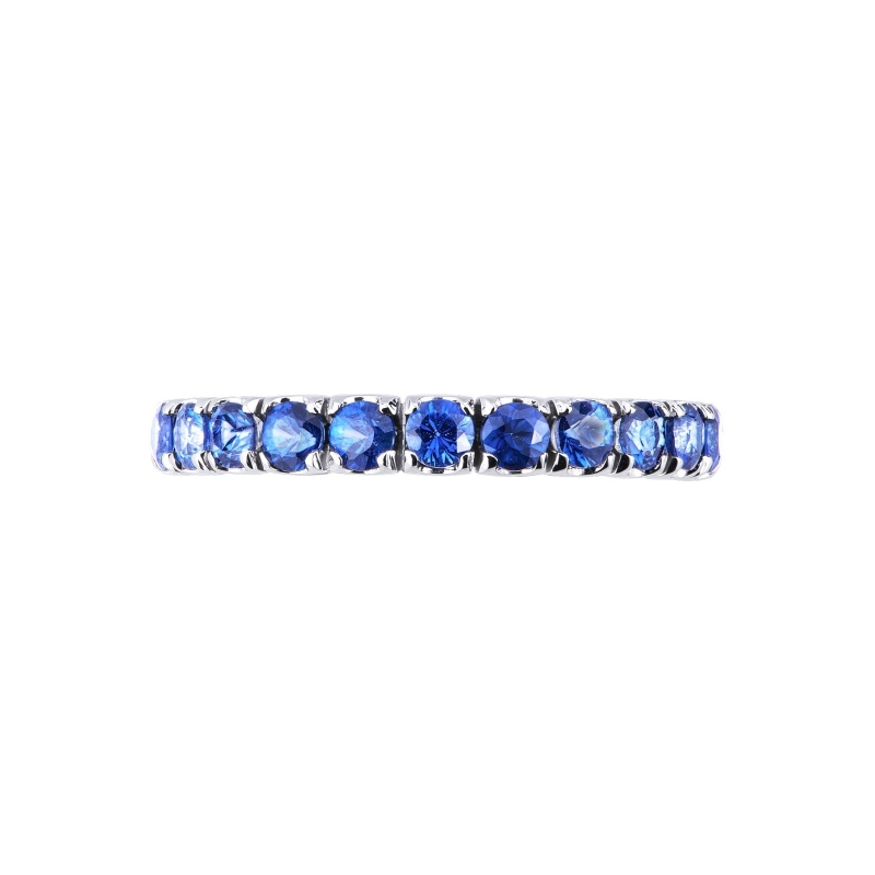 Anillo zafiros azules y oro blanco de 18 kilates Anillo zafiros azules y oro blanco de 18 kilates
