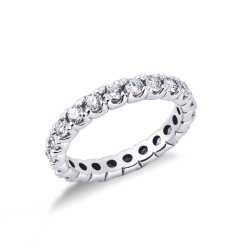 Anillo de eternidad de oro blanco de 18 kilates con diamantes