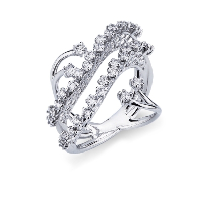 Anillo de diseño entrelazado en oro blanco de 18k con diamantes