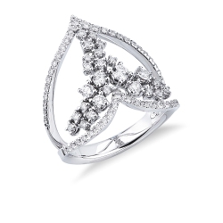 Anillo corazón en oro blanco de 18k con diamantes