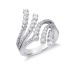 Anillo degradé  contrarié en oro blanco de 18k con hileras de diamantes
