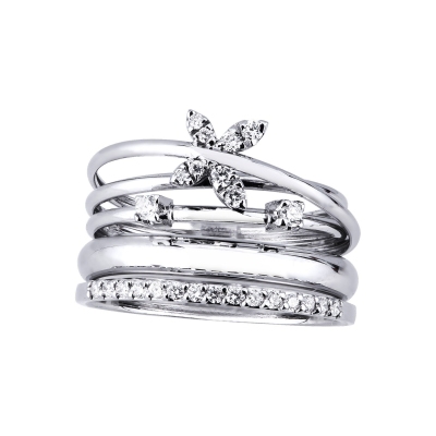 Anillo en oro blanco 18k con diamantes y diseño mariposa