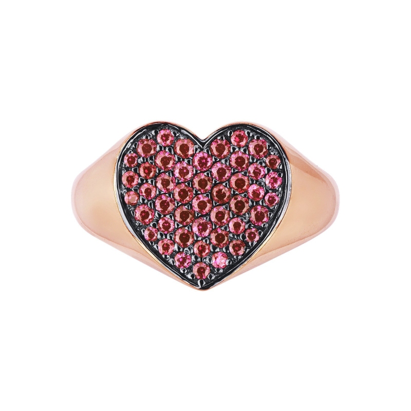 Anillo en oro rosa 18k con pavé de rubíes en forma de corazón
