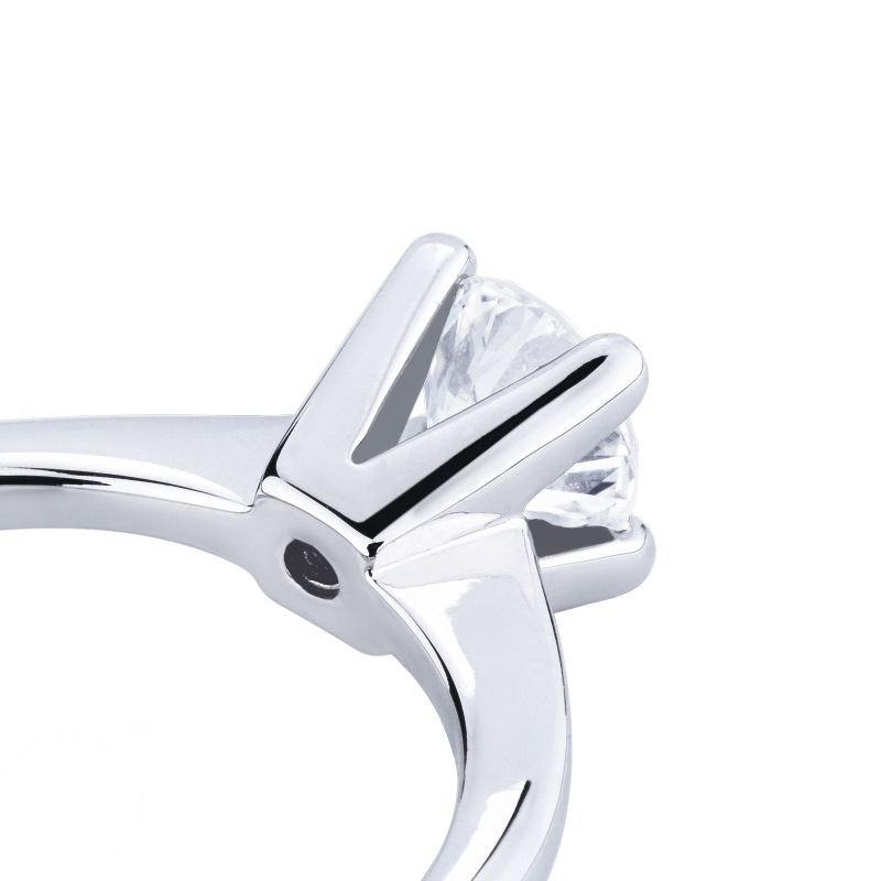 Anillo solitario diamante 0.70 ct oro blanco 18k cuatro garras