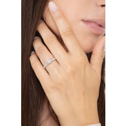 Solitario en oro blanco de 18 quilates con diamante central  0,80 ct 2