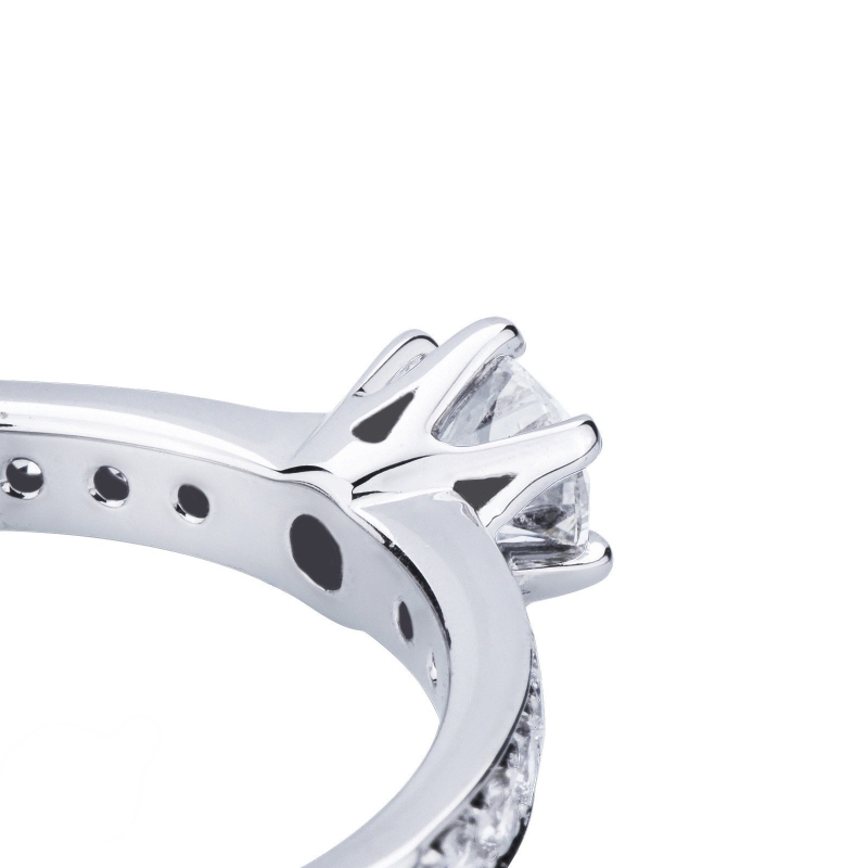 Anillo solitario en oro blanco 18 quilates y diamante central 0,50 ct Anillo solitario en oro blanco 18 quilates y diamante central 0,50 ct