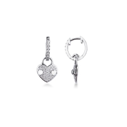 Pendientes en oro blanco 18k con colgante de corazón de diamantes