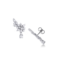 Pendientes fantasía en oro blanco 18 quilates con diamantes