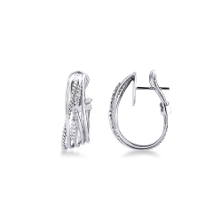 Pendientes entrelazados en oro blanco de 18k con diamantes