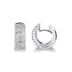 Aros con tres filas de diamantes en oro blanco 18 kilates