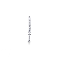 Colgante con letra I en oro blanco y diamantes